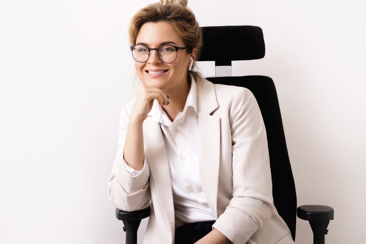 businesswoman w fotelu